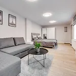 Apartment Platinum 19 *